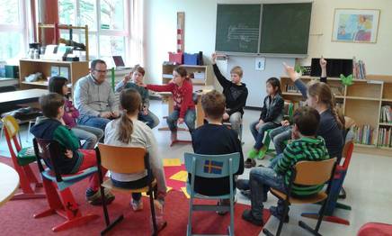 Das Thema bei der 1. Schülerratssitzung lautete: Was klappt schon gut an der Wichernschule?Was könnte noch verbessert werden?Anregungen aus den einzelnen Klassen sammeln.